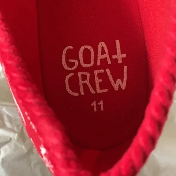Goat Crew New In Box Red White  Bandana House Shoes Slippers Size 11