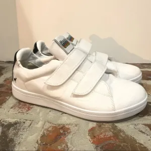Goats Shoes Men’s Sneakers Size 10 White hook and loop Closure