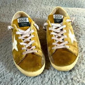Golden Goose Suede Sneaker sz 37
