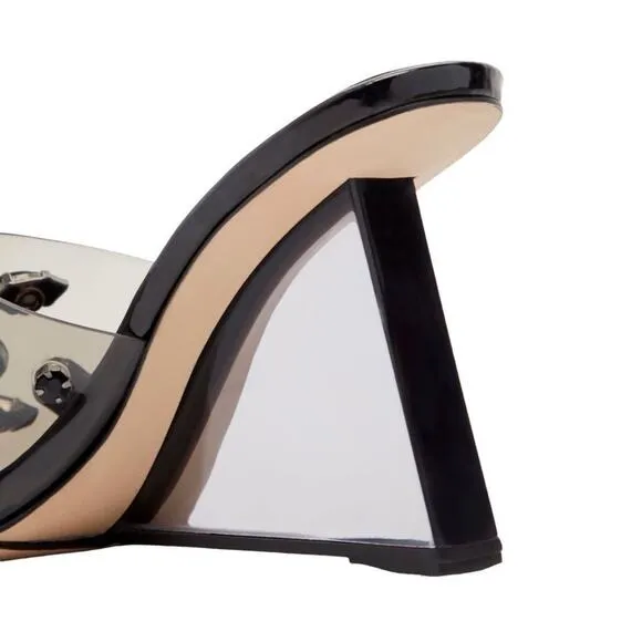 Good American Diamonds Forever Wedge in Lightsmoke001, Size 9.5