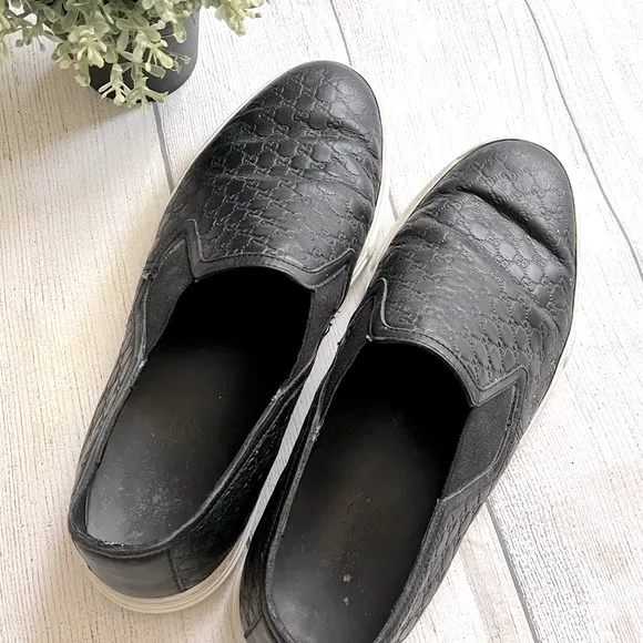 Gucci black leather slip on logo sneakers sz 8