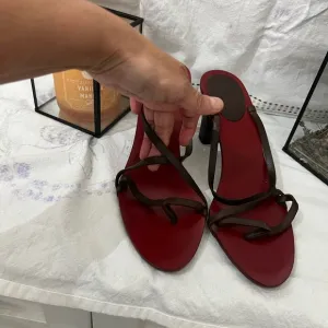 GUCCI - Elegant Red Strappy Women's Sandals