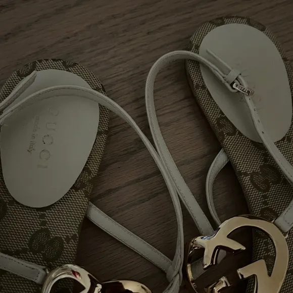 Gucci leather sandals