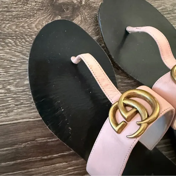Gucci Marmont Leather Thong Sandals Authentic