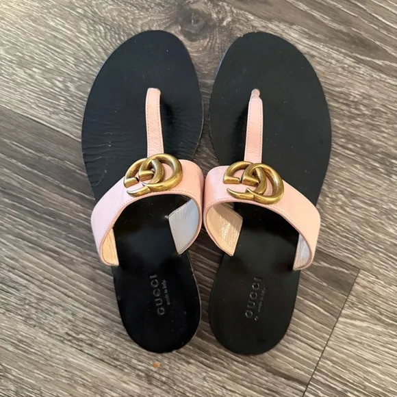 Gucci Marmont Leather Thong Sandals Authentic