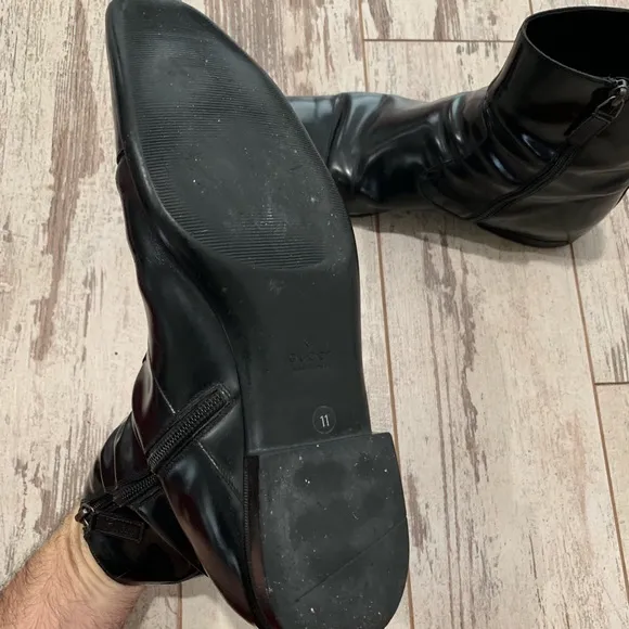 Gucci men’s boots 11 black zipper great condition