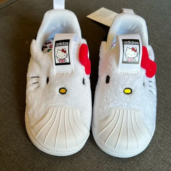 Hello Kitty Superstar 360 Kids Toddlers Slip On Sneakers Size 8K!