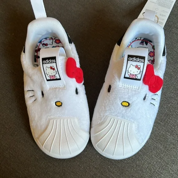Hello Kitty Superstar 360 Kids Toddlers Slip On Sneakers Size 8K!