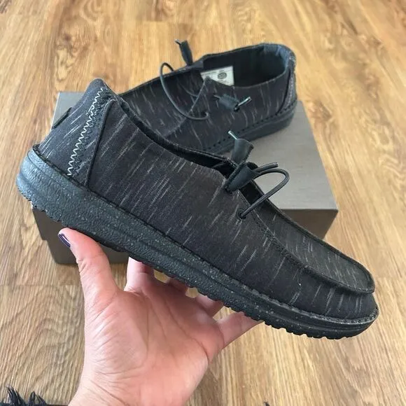 HEY DUDE black casual shoes sneakers women’s 9 new