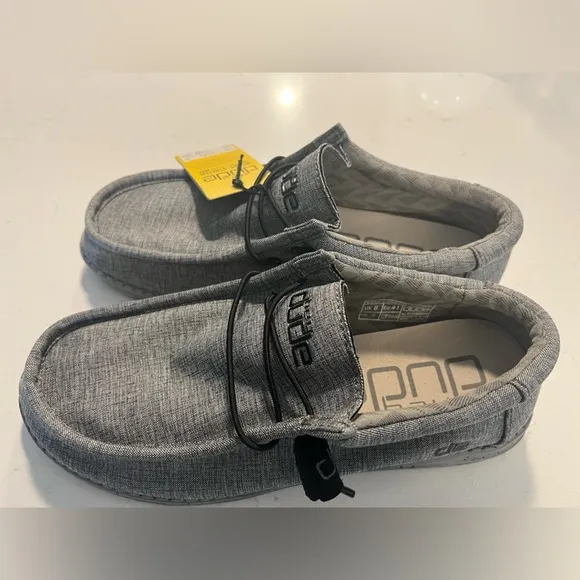 HEYDUDE Unisex Wally Stretch Casual Shoe Men size 8 women’s 9.5 NWT