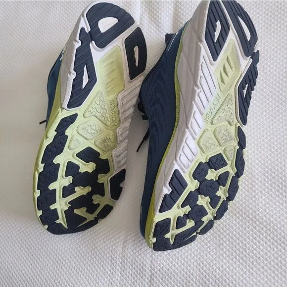 Hoka One One Arahi 6 sneakers athletic running shoes