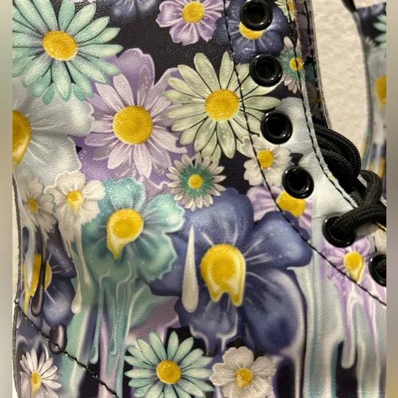 🎉HP🎉NWOT Dr Marten Pascal Purple Slime Drip Floral Boots