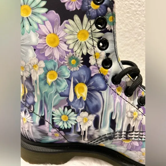 🎉HP🎉NWOT Dr Marten Pascal Purple Slime Drip Floral Boots