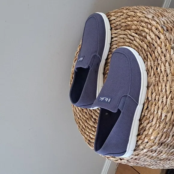 HUK Mens Classic Brewster Navy‎ Slip On Loafer Sneakers White Soles Size 7