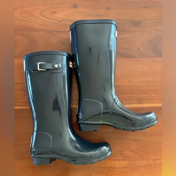 Hunter Original Tall High Gloss Rain Boots in Navy