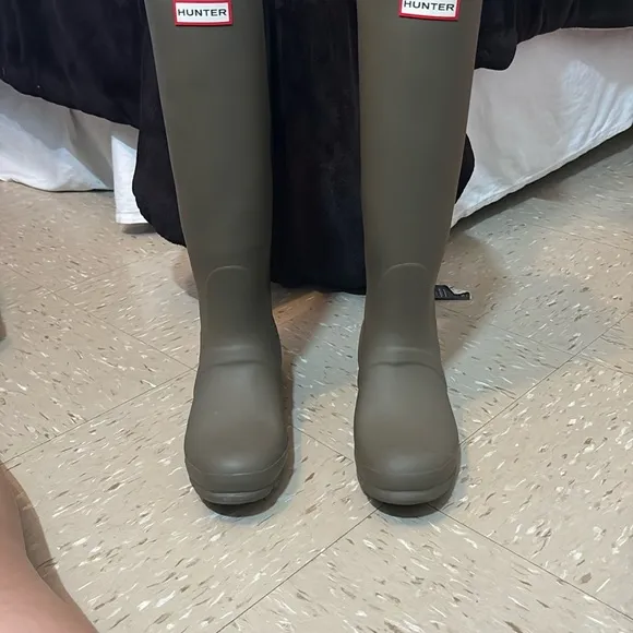 Hunter Women's Winter &amp; Rain Boots - Olive and Orange