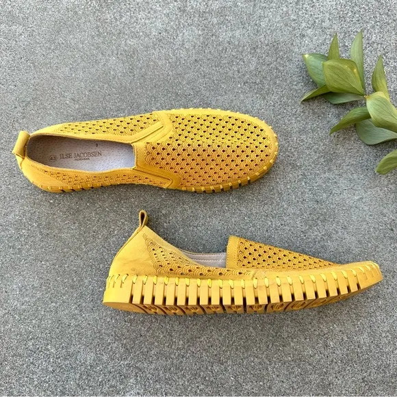 Ilse Jacobsen Tulip 140 Perforated Slip-On Sneakers