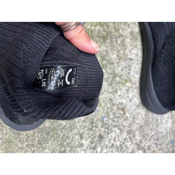 Ilysm Tabi Split Toe silk knit Japanese Ankle sock Boots sneaker black size 9