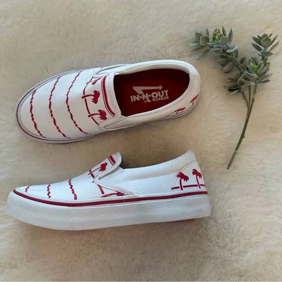 In-N-Out | NWOT - Drink Cup Sneakers - Size 4 (Youth)