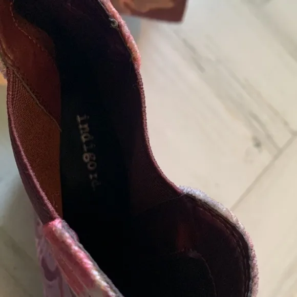Indigo Rd.  Textile floral bootie.  Size 11
