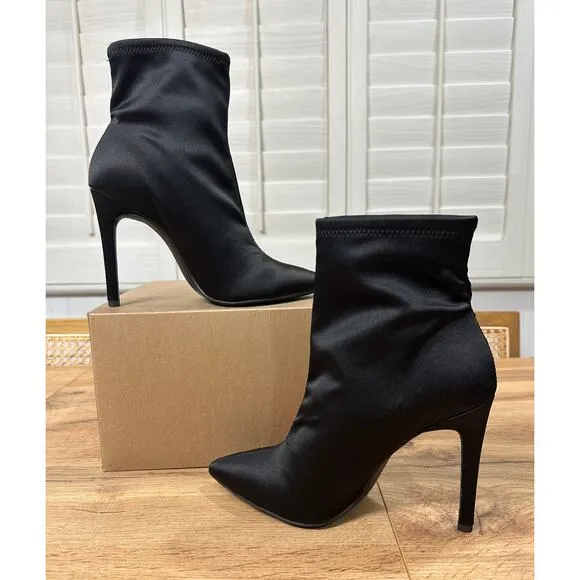 Jessica Simpson Pelanna Black Ankle Booties Embroidered Red Flowers Size 7 NWOB