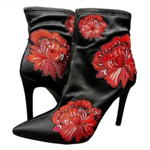 Jessica Simpson Pelanna Black Ankle Booties Embroidered Red Flowers Size 7 NWOB