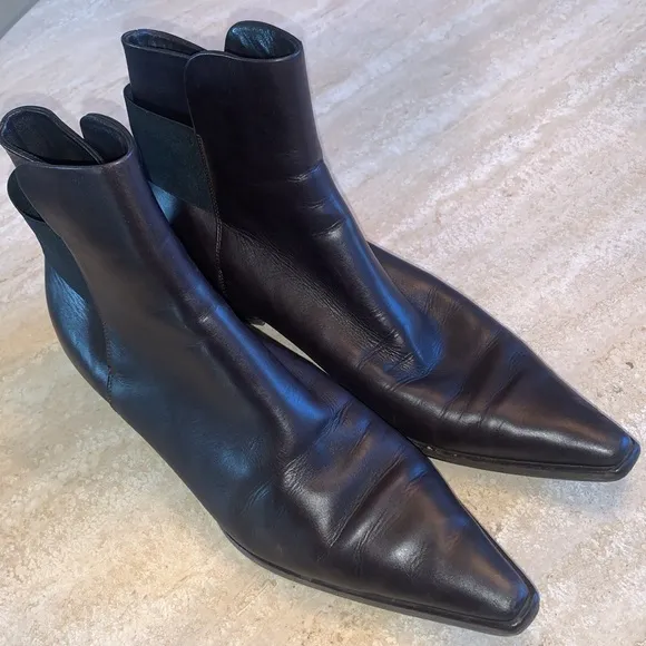 JIL SANDER brown leather ankle boots, split ankle, wide elastic @ back. 39.5 EUC