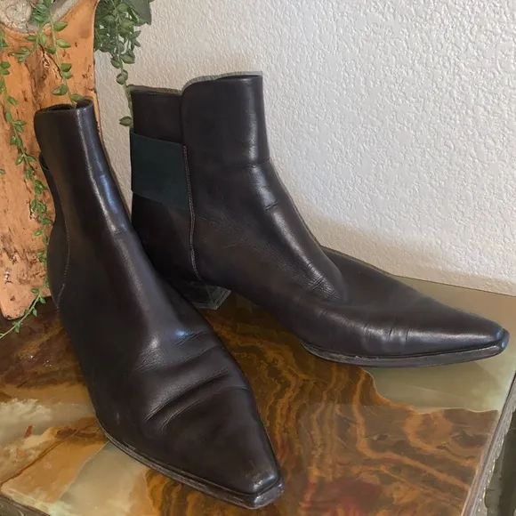 JIL SANDER brown leather ankle boots, split ankle, wide elastic @ back. 39.5 EUC
