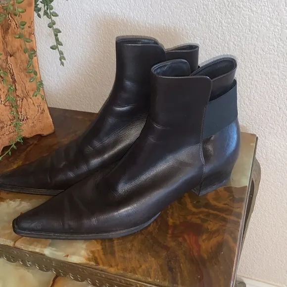 JIL SANDER brown leather ankle boots, split ankle, wide elastic @ back. 39.5 EUC