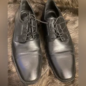 JOHNSTON &amp; MURPHY DRESS SHOES 8.5M