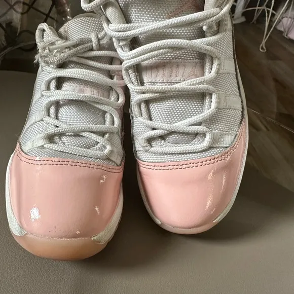 Jordan 11 Pink and White size 2.5y