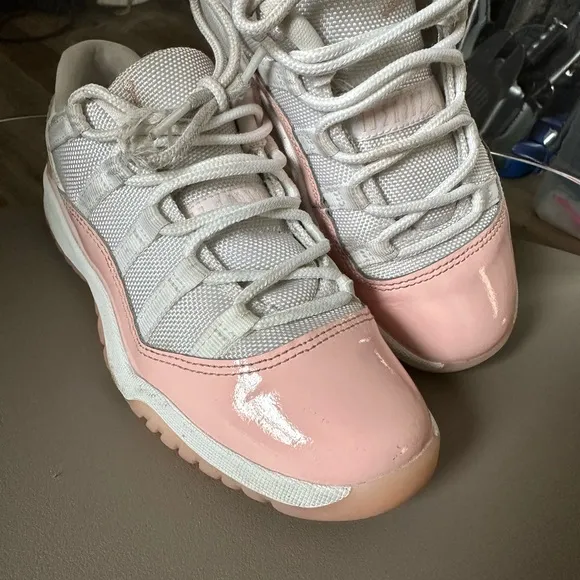 Jordan 11 Pink and White size 2.5y