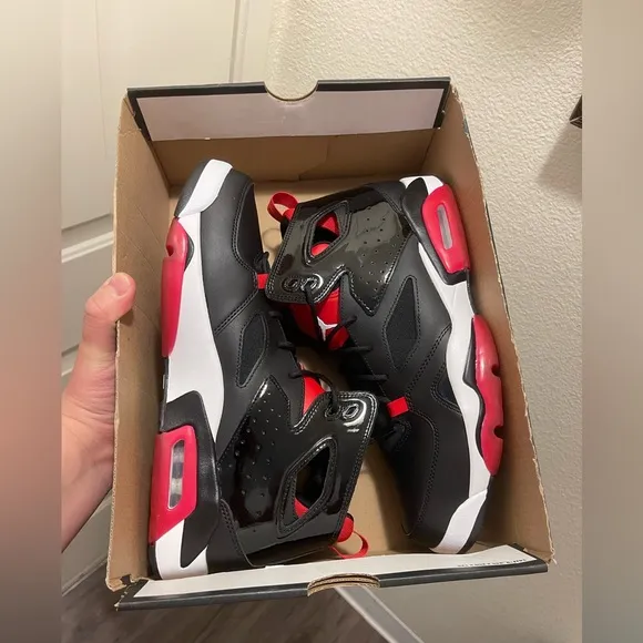 Jordan Flight Club 91 Black University Red sneakers
