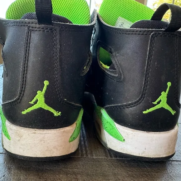 Jordan Flight Club Youth/Boy’s Retro Electric Green (Size 4Y)