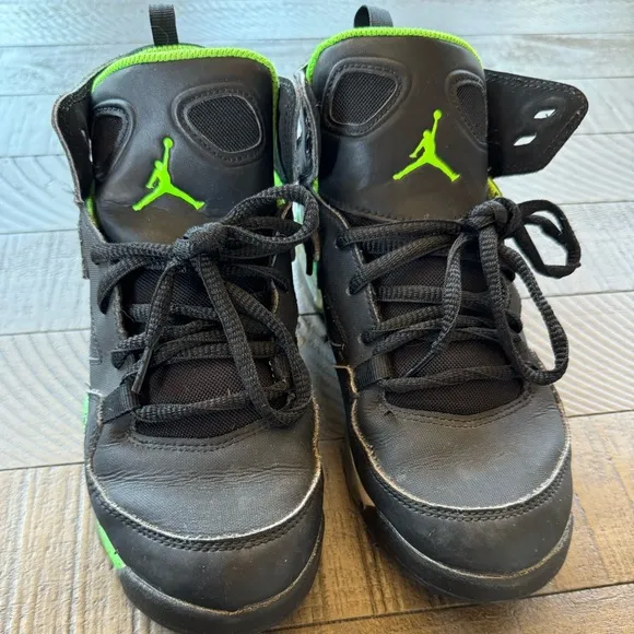 Jordan Flight Club Youth/Boy’s Retro Electric Green (Size 4Y)