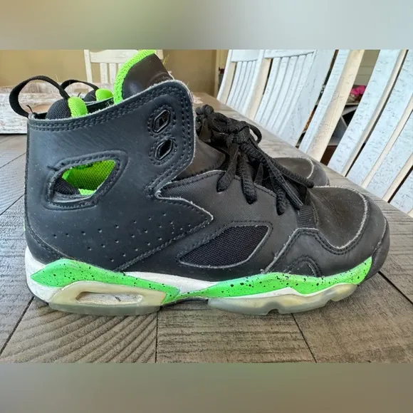 Jordan Flight Club Youth/Boy’s Retro Electric Green (Size 4Y)