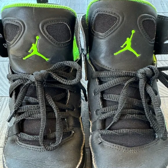Jordan Flight Club Youth/Boy’s Retro Electric Green (Size 4Y)