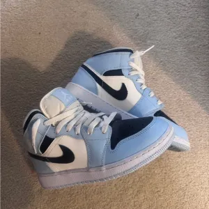 Jordan Kids' Blue and Black Sneakers