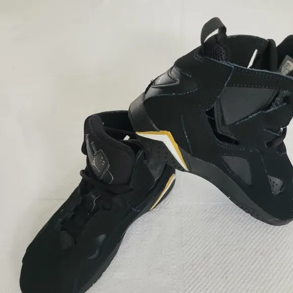JORDAN Kid's Size 2Y Black and Gold Sneakers