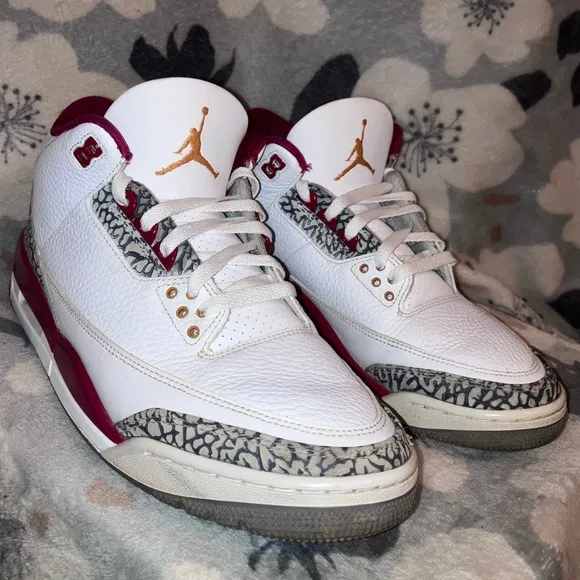 Jordan Men's Shoes White and Maroon