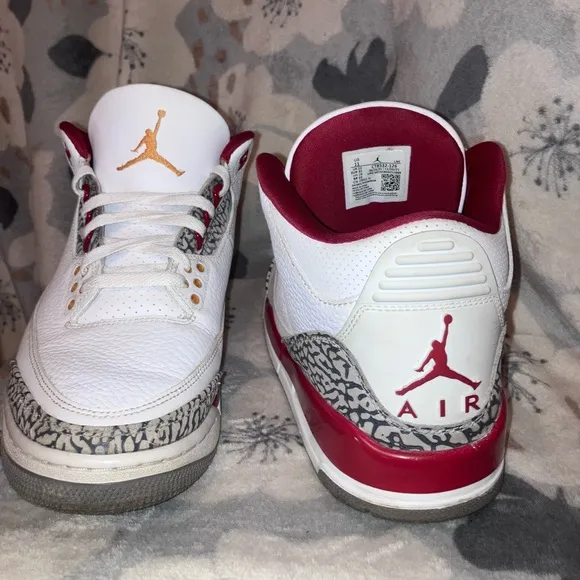 Jordan Men's Shoes White and Maroon