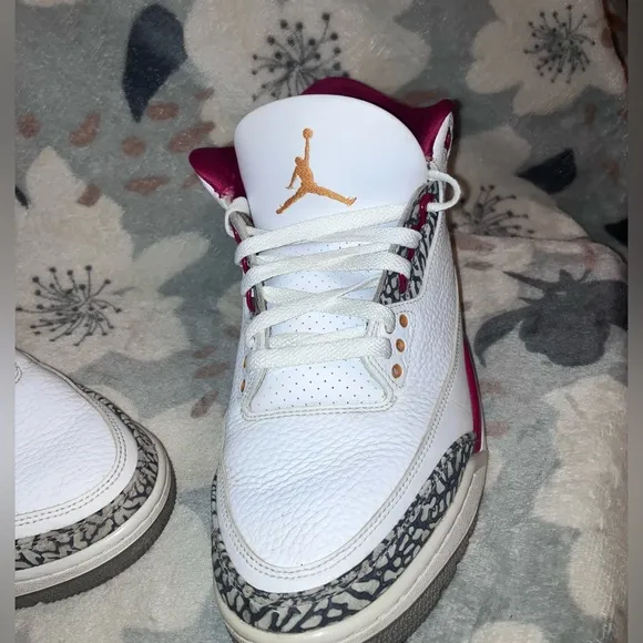 Jordan Men's Shoes White and Maroon