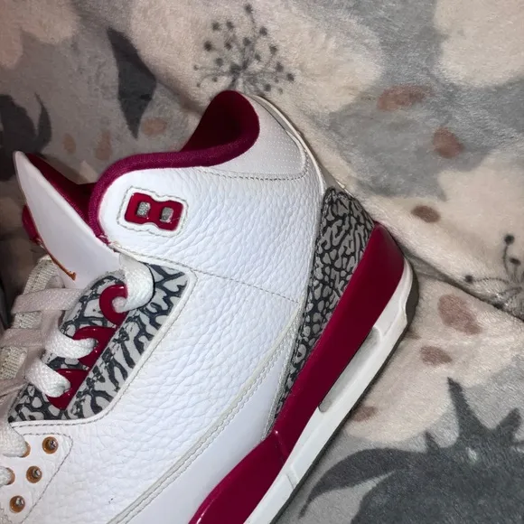 Jordan Men's Shoes White and Maroon