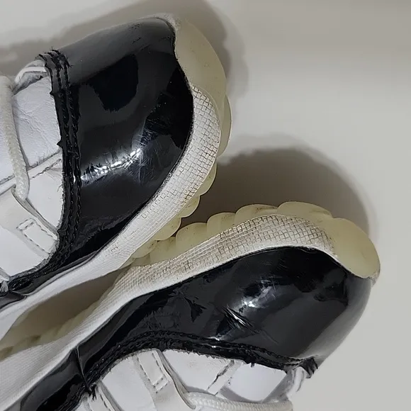 Jordan Retro 11 Concord Sneakers
