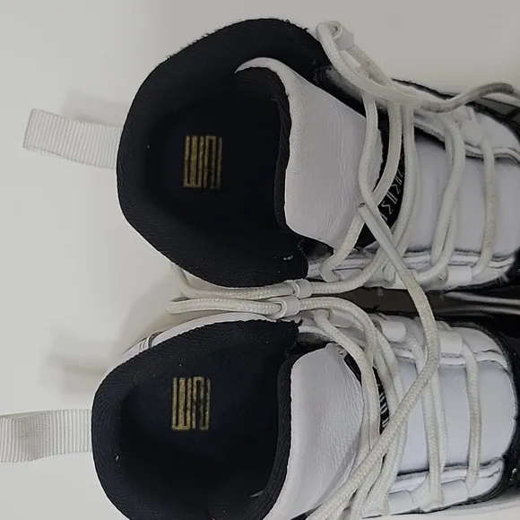 Jordan Retro 11 Concord Sneakers