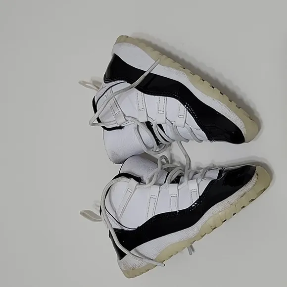 Jordan Retro 11 Concord Sneakers