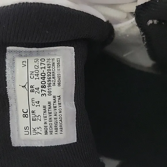 Jordan Retro 11 Concord Sneakers