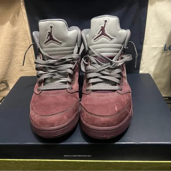 Jordan Sneakers in Burgundy and Gray