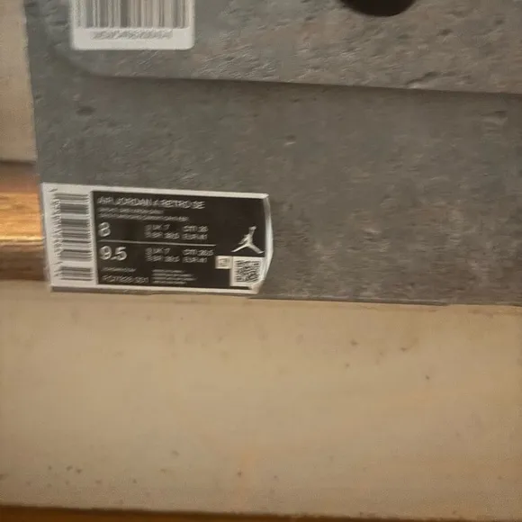 Jordan Sneakers in Gray