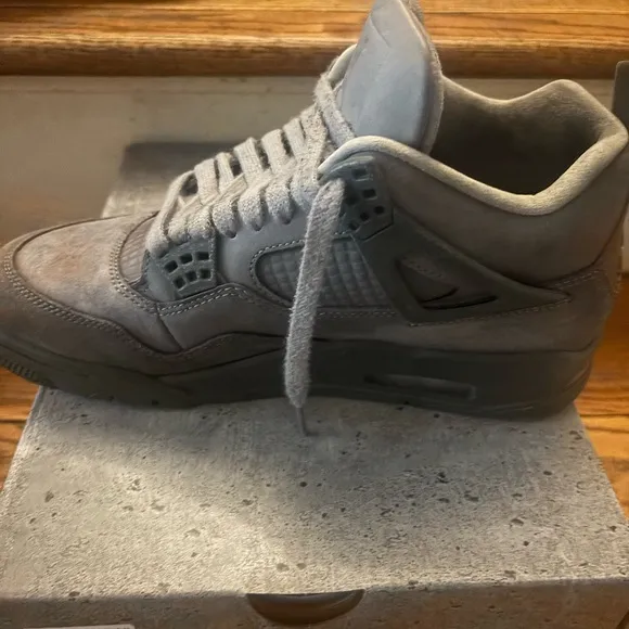 Jordan Sneakers in Gray